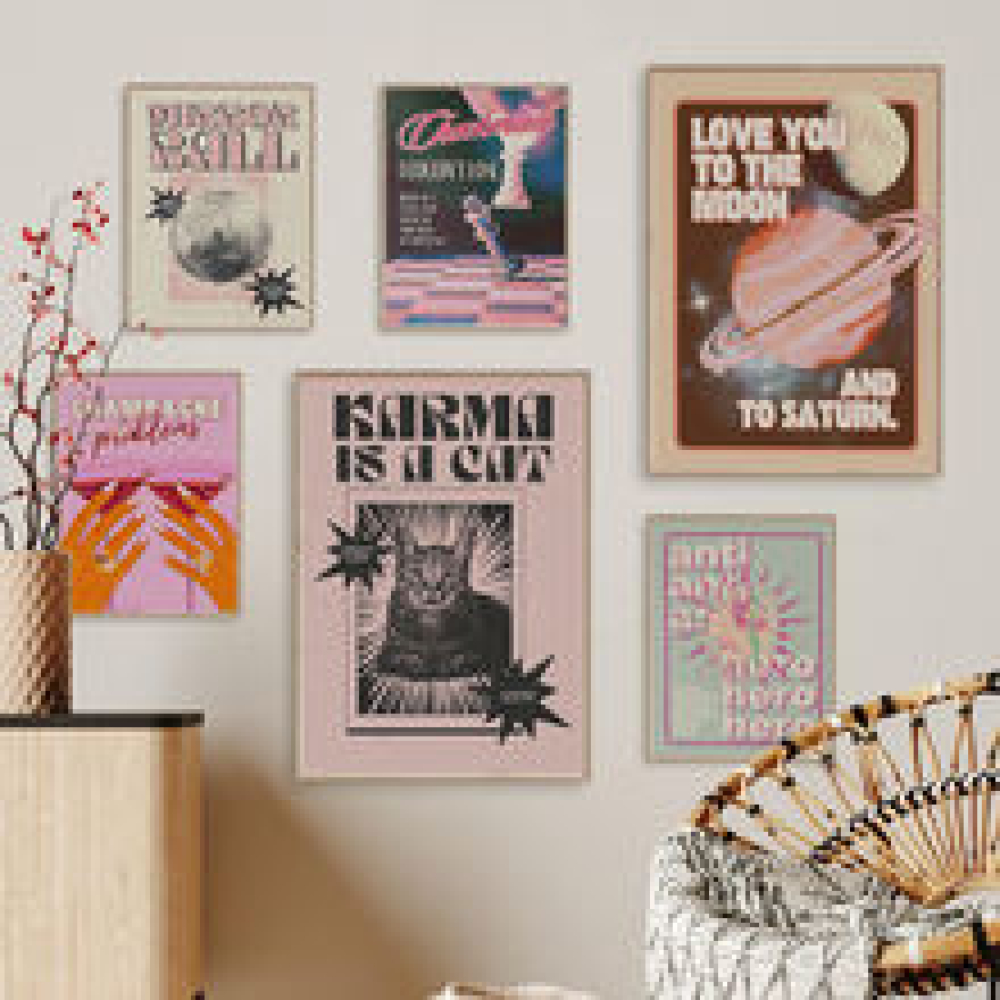 Trendy Retro Girl Dorm Room Fashion Decor Canvas Painting - Perfect Wall Art for Your Space