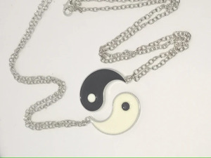 Yin And Yang Stitching Alloy Two Petals Pisces Couple Pendant Necklace Fashion Jewelry Accessories Birthday Gift